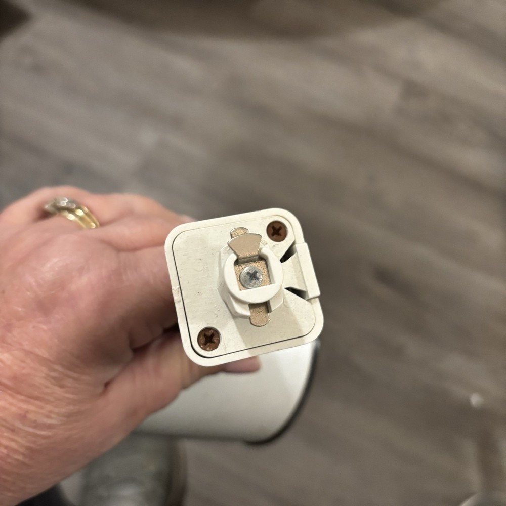 EDISON E9301 Roundback Track Light, White with Black Baffle 14 Lights