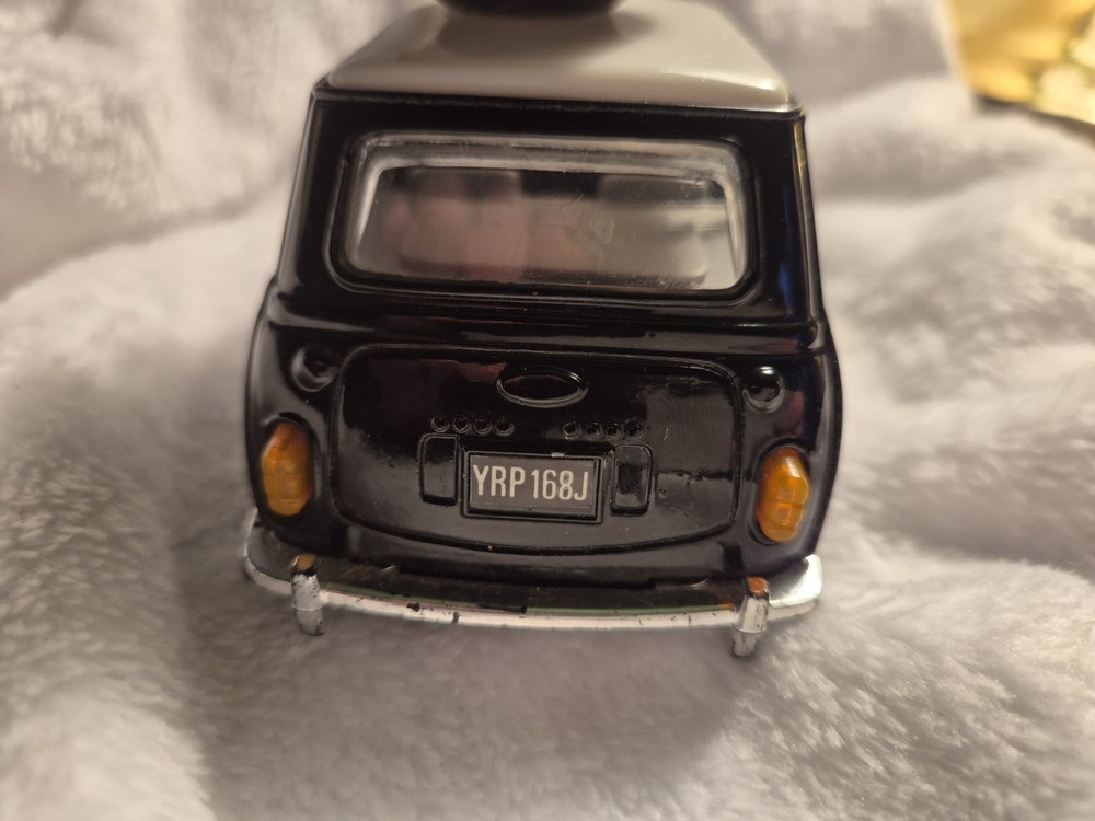 Mini Cooper Scale Model Car Retro Desk Clock - Black