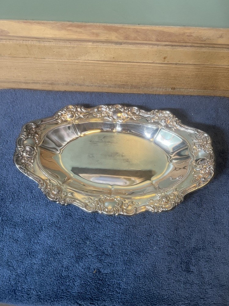 VINTAGE TOWLE SILVER OVAL SERVING TRAY ROSEBUD & SCROLLWORK