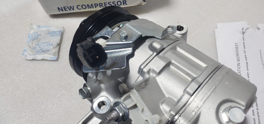 A/C Compressor-7sas18a Compressor Assembly UAC CO 11521C