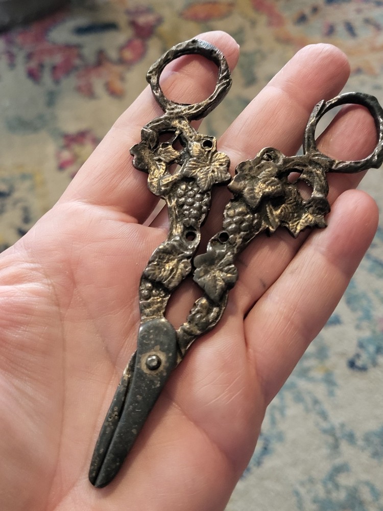 Vintage Silver-plated Grape Shear With Ivy And Grapes
