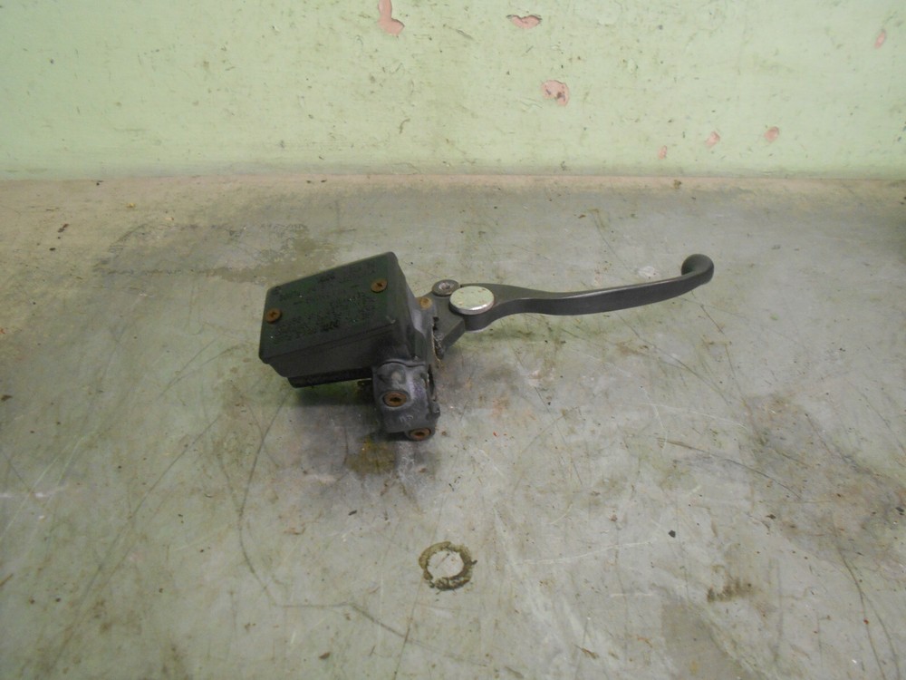 kawasaki gpz 500d front master cylinder