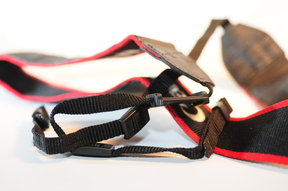 Canon EOS 5D mark III camera shoulder strap MINT Genuine