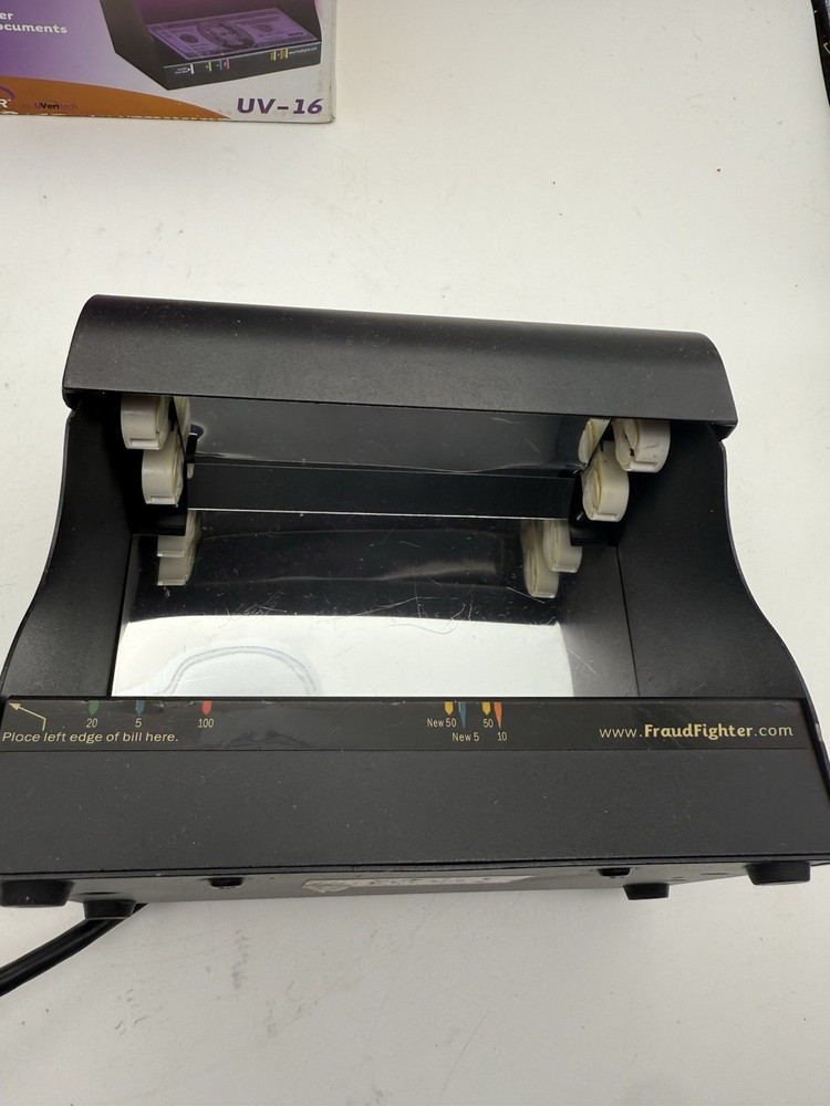 Fraud Fighter UVeritech MODEL UV-16 COUNTERFEIT DETECTION SCANNER No Bulbs