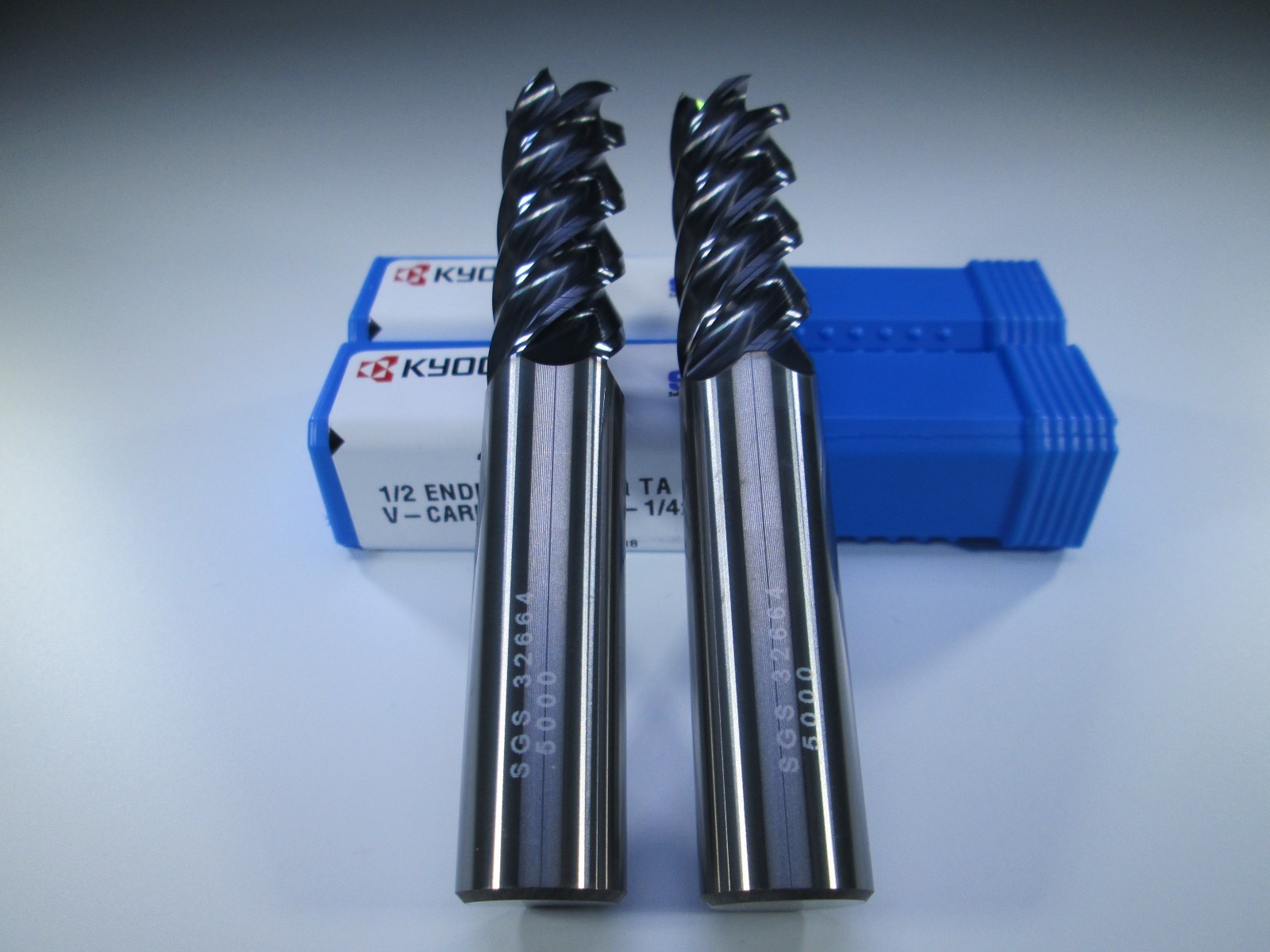 LOT ( 5 ) KYOCERA SGS 32664 V-CARB SOLID CARBIDE 1/2" 5 FLUTE END MILLS SET