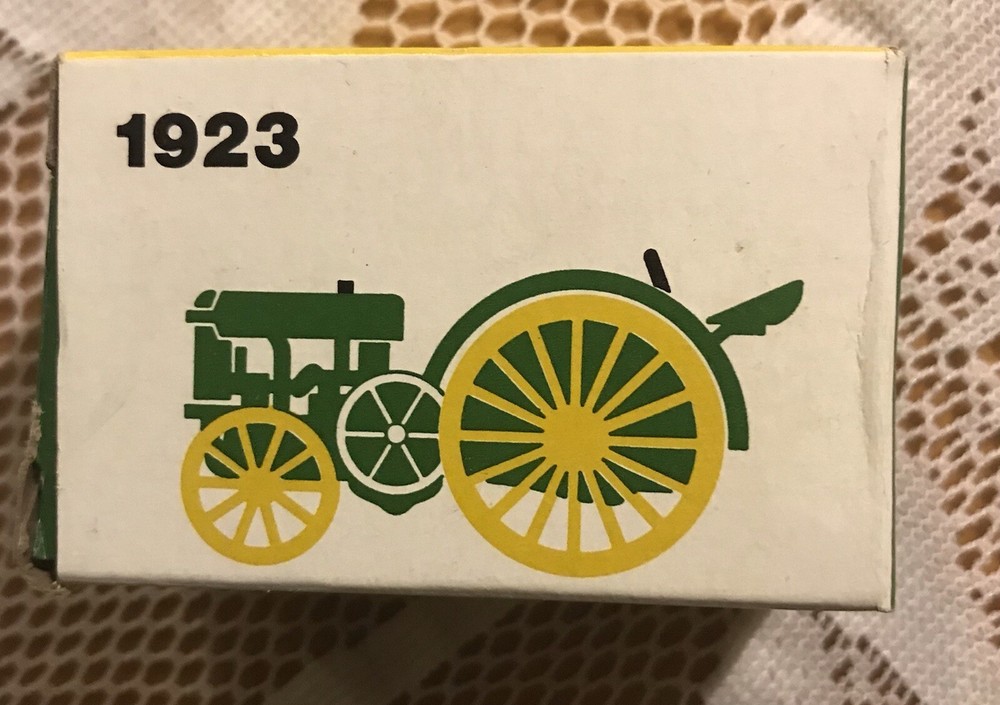 8 JOHN DEERE tractor boxes 2 1/2 x 1 1/2 boxes Only