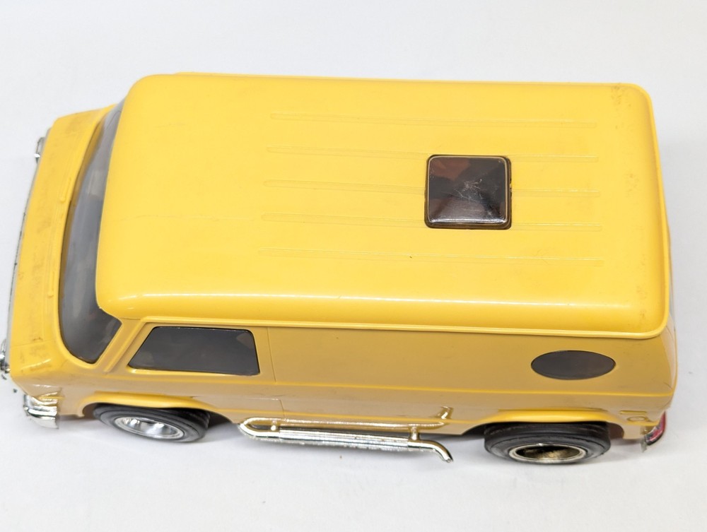 Cox Action Van Vintage 1976