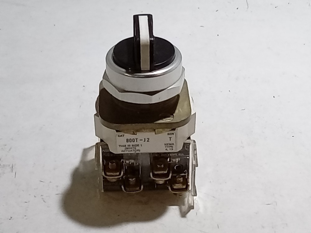 Allen Bradley 800T-J2 Selector Switch (M13B)