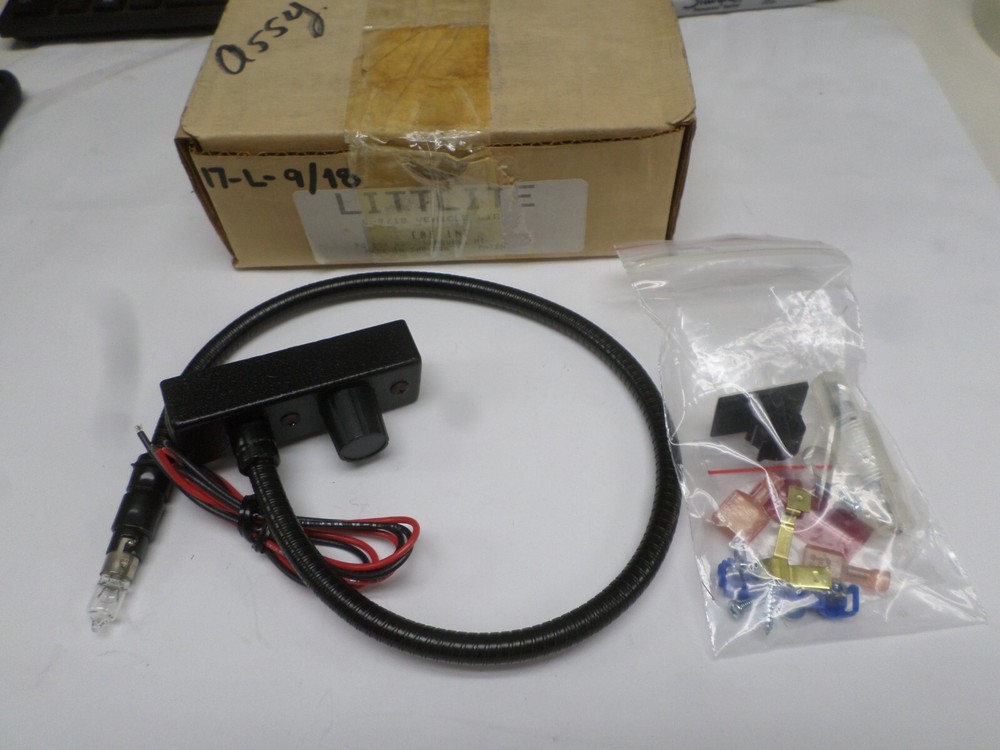 Littlite 17-L-9/18 Task Light with Mounting Chassis (Missing Light Shield)