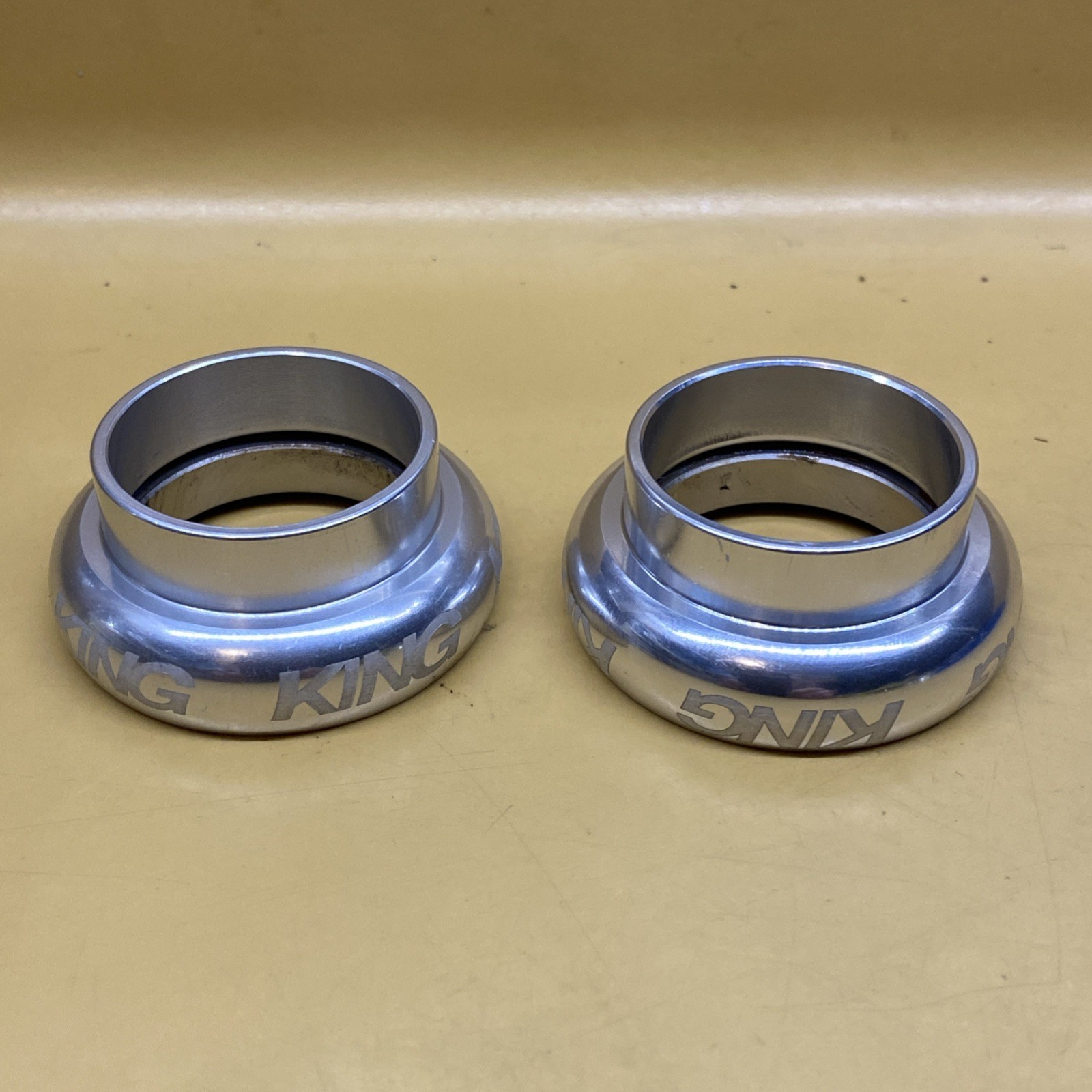 Silver Chris King 1-1/8" NoThreadset Threadless Sealed Bearing Headset