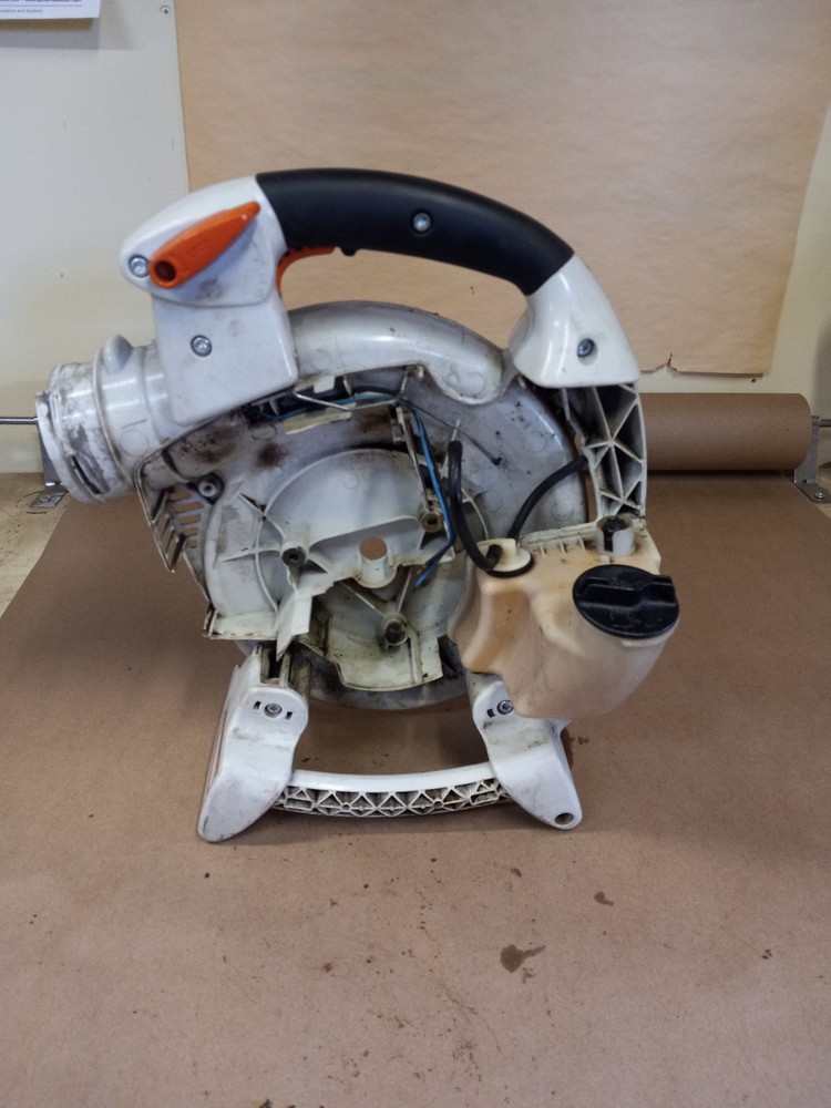 Genuine Stihl BG86c Fuel Tank / Engine mount / Frame Assembly