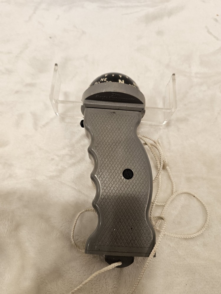 Davis Instruments Hand Bearing Compass With String On The End Illuminated