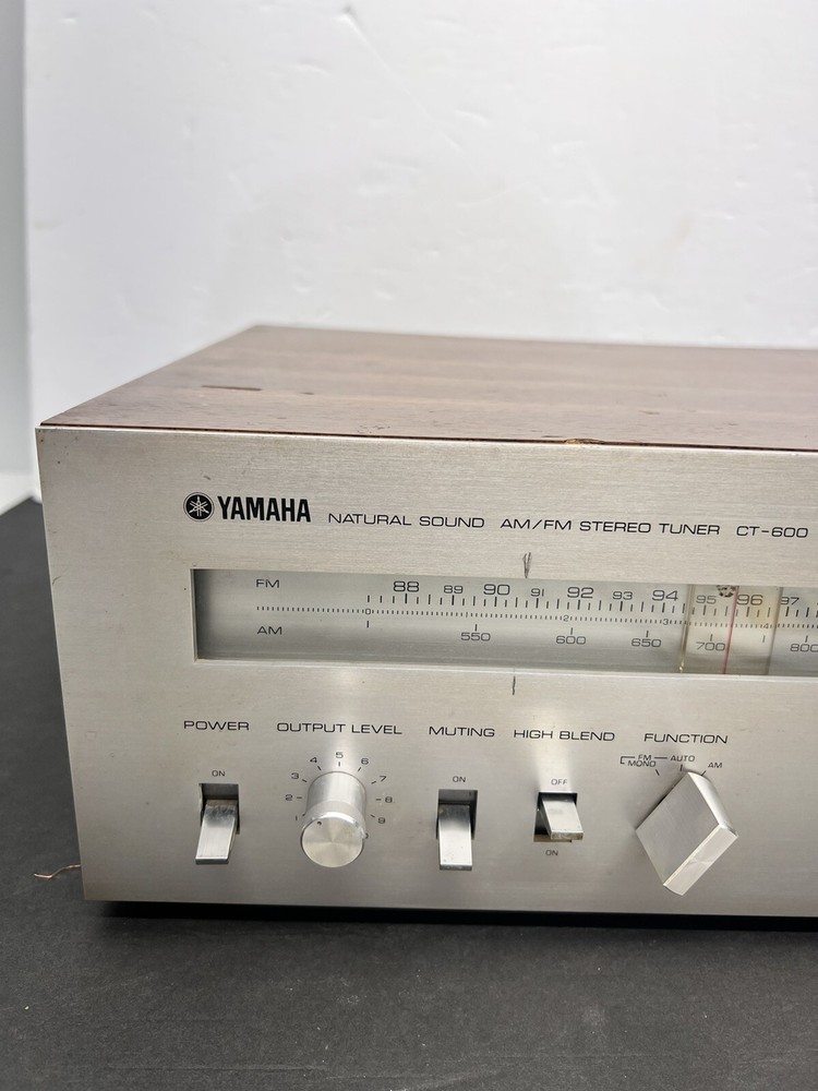 YAMAHA CT-600 STEREO TUNER