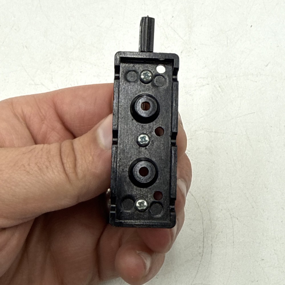 VINTAGE LEVITON BAKELITE SINGLE POLE DOUBLE THROW KNIFE SWITCH