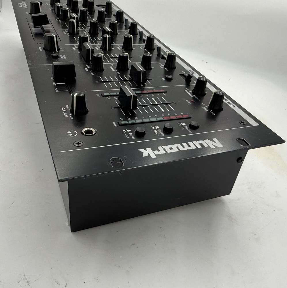 ✨✨Numark CM200 - 5 Channel DJ Mixer✨✨