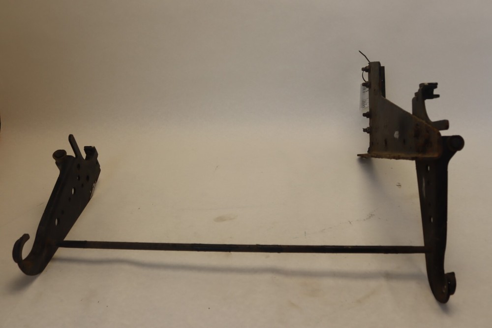 2008-2017 FREIGHTLINER CASCADIA 125 LEFT DRIVER FAIRING MOUNT BRACKET FRAME OEM