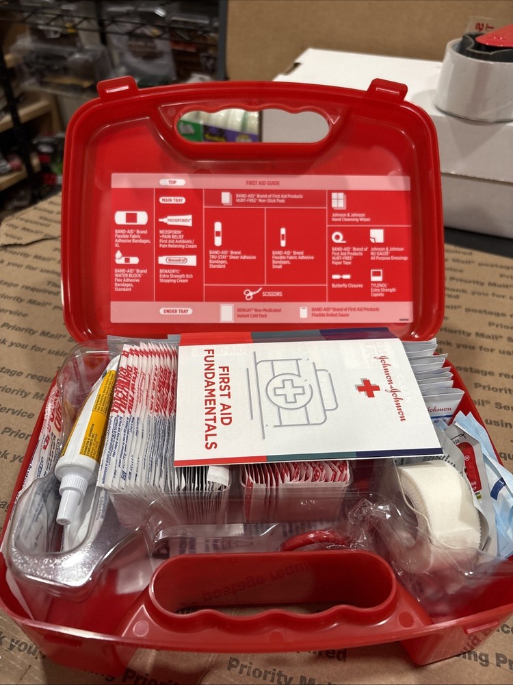 Johnson & Johnson All-Purpose First Aid Kit - 160 ct