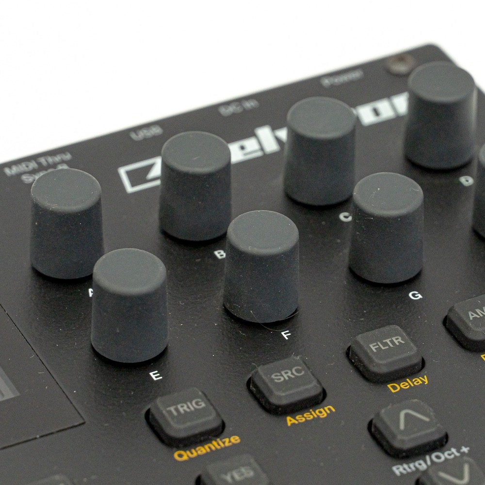 Elektron Digitakt Digital Drum Machine Sampler 8-Track MIDI Sequencer w/ Box PSU