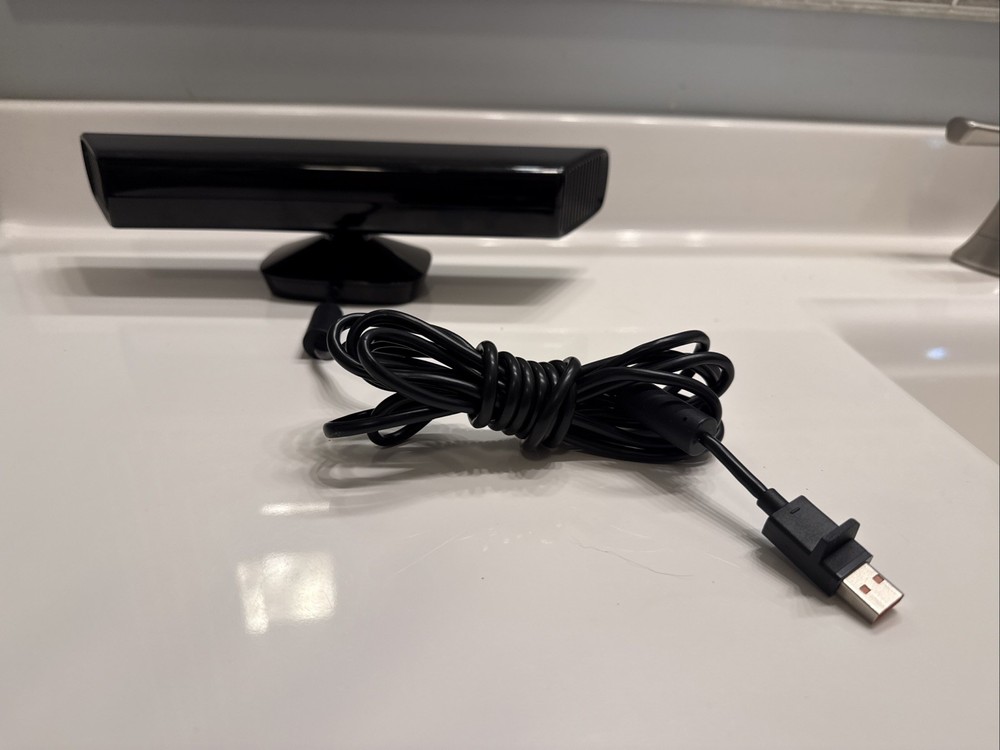 Genuine Microsoft XBOX 360 Kinect Sensor Bar Model 1414 Black Used Tested