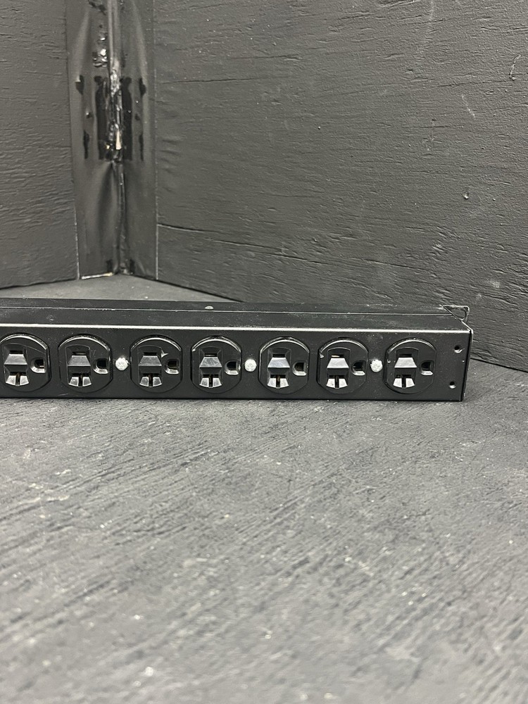 APC AP9564 10-Port Power Distribution Unit Surge Protector
