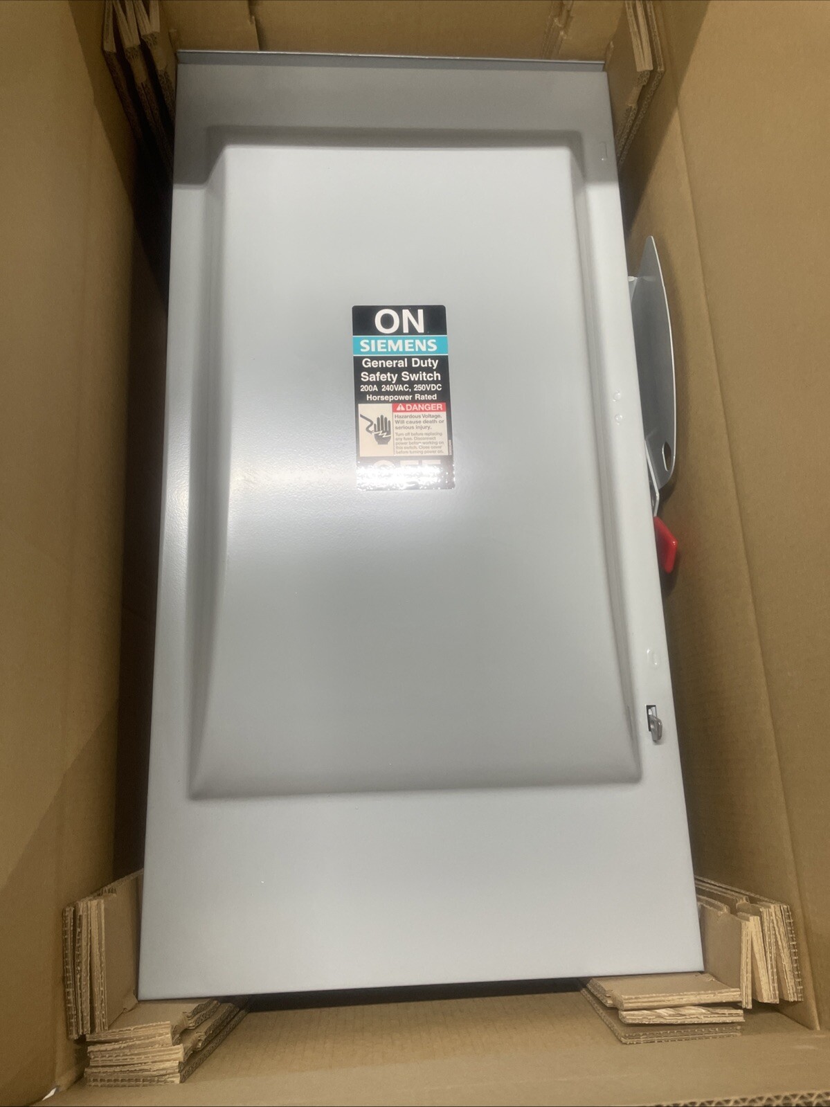 NEW Siemens GF224NR 200a 240v Fusible 3R Safety Switch New In Box