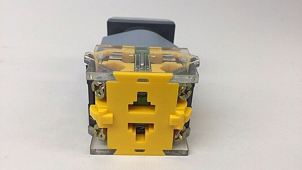 EAO 700.900.3 2-Position Selector Switch 600VAC Max.10A