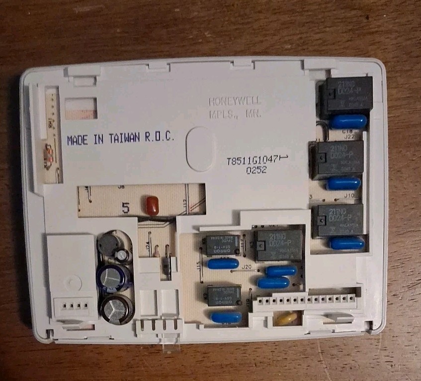 Honeywell Digital Non Programmable T85111G1047