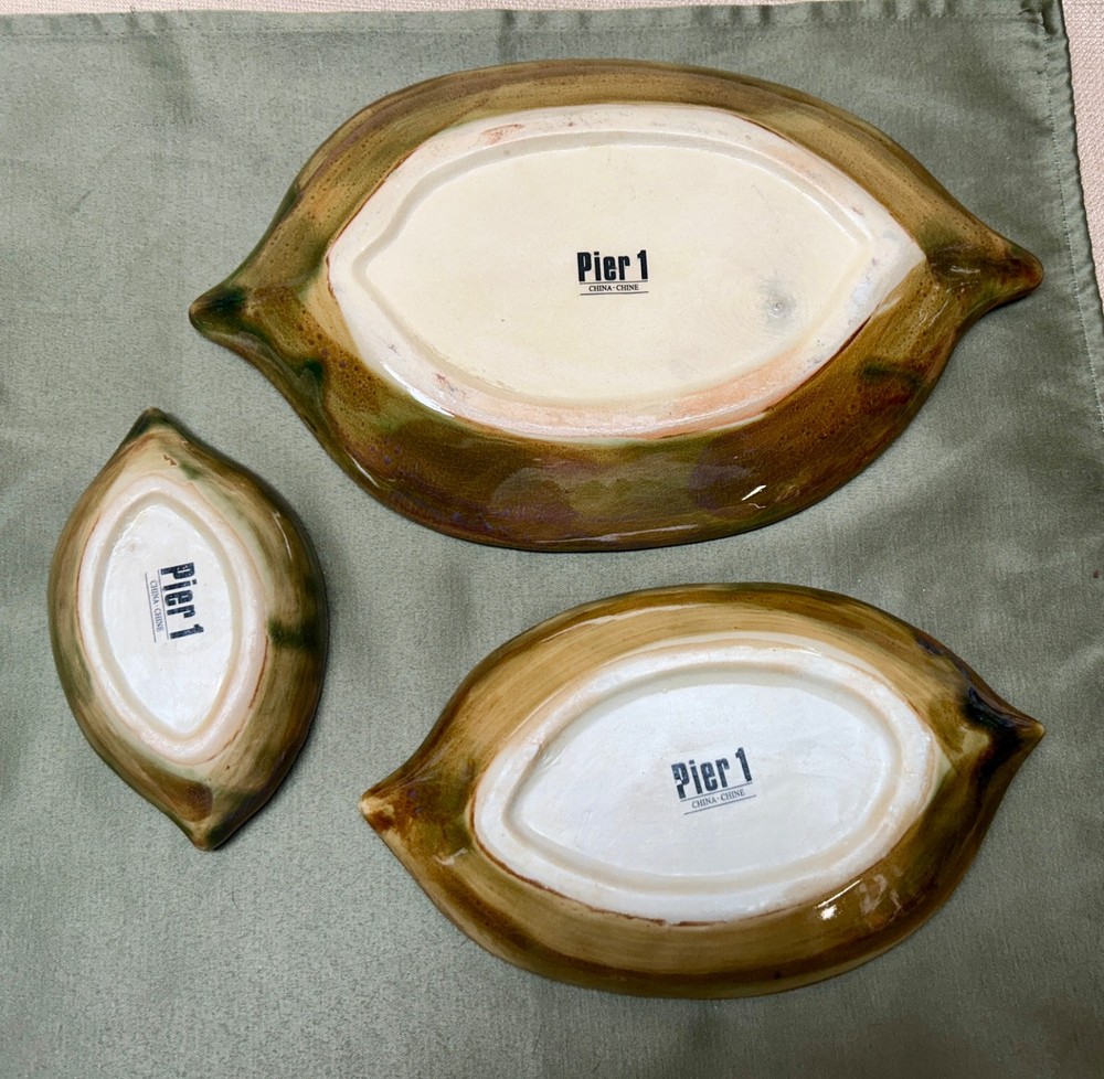 Pier ONE Leaf Stackable Trivets Set of Three, Pottery