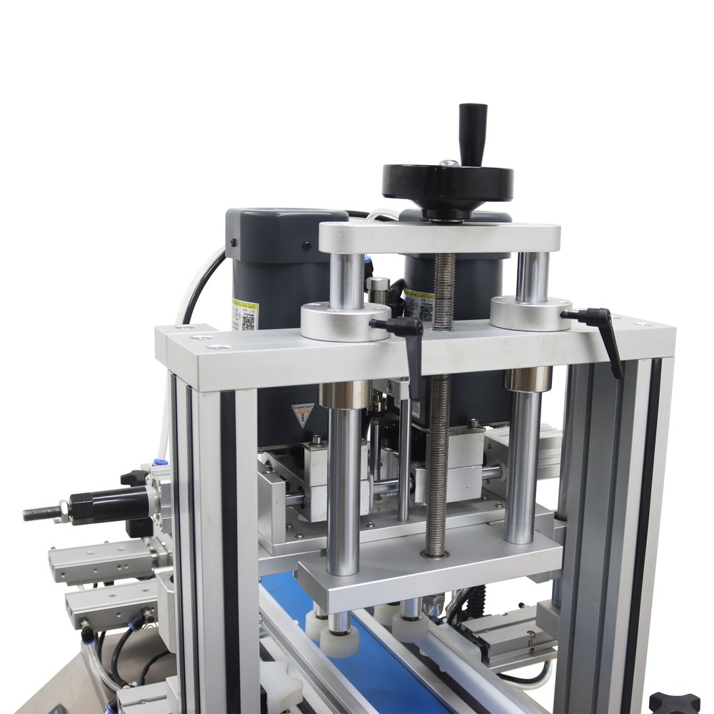 110V Automatic Desktop Conveyor Capping Machine with Touch Panel 20~60bot/min