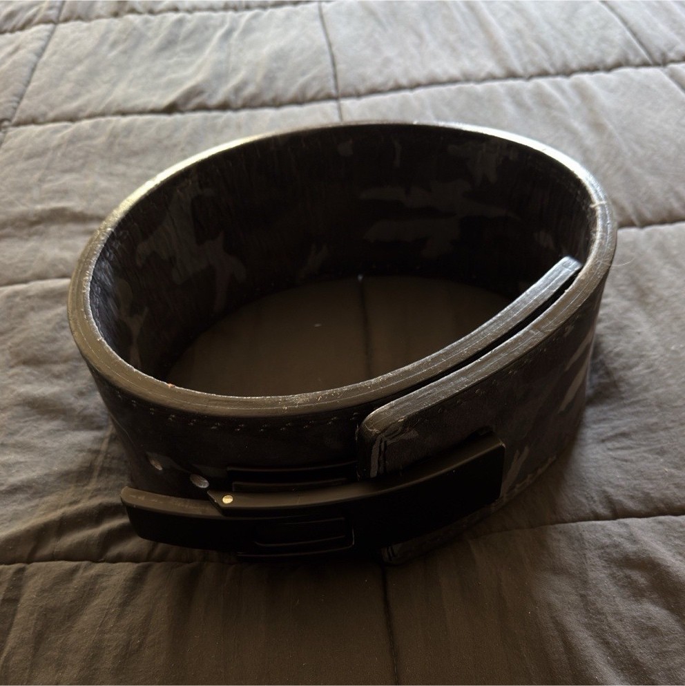 Medium powerlifting belt