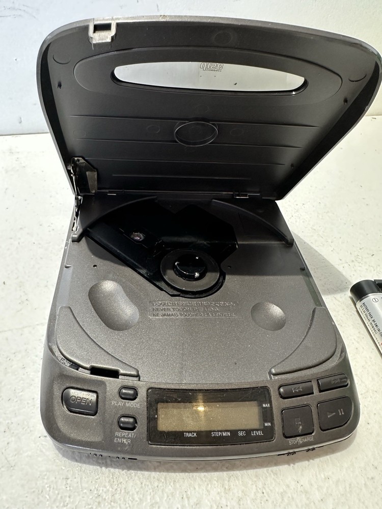 Sony Discman D-202 Compact Disc Player TESTED WORKING