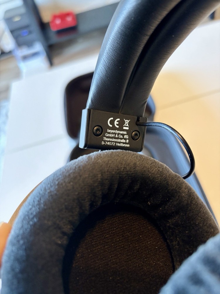 Beyerdynamic DT 1990 Pro ( Open-Back Professional Reference Studio Headphones )