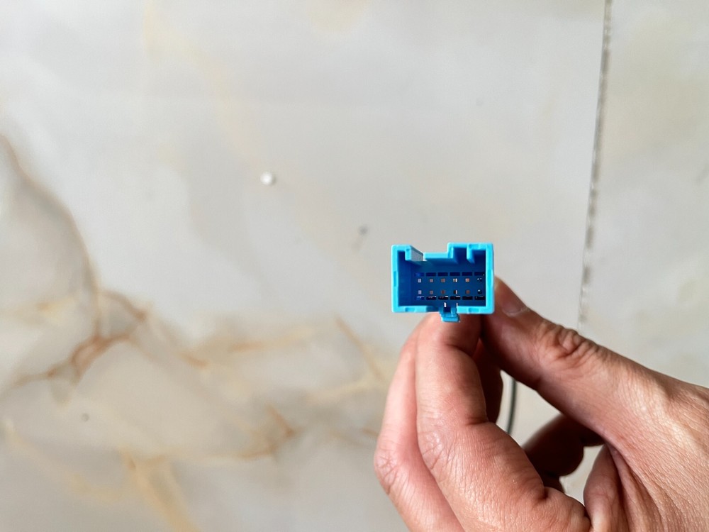 camera adapter for aftermarket head unit