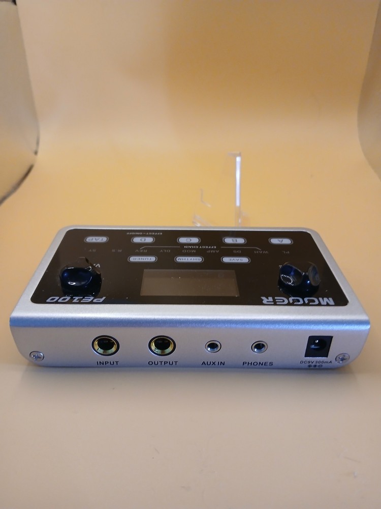 MOOER PE100 Portable Multi-effects Processor Guitar Effect Pedal - Black