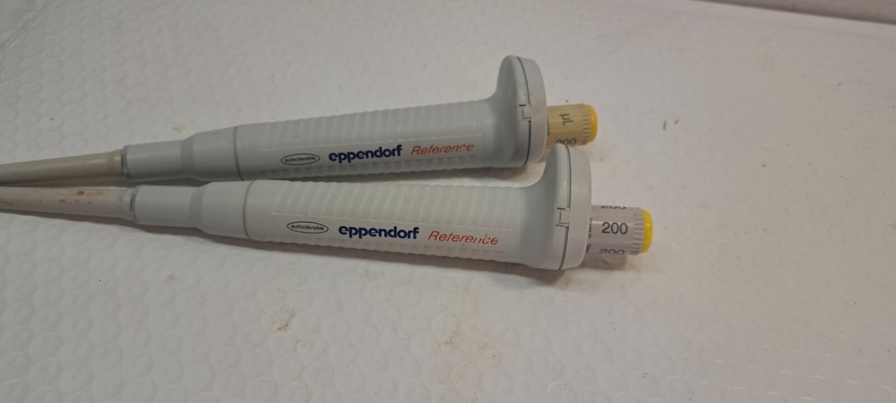 lot of 2 Eppendorf Reference 200 ul Pipette