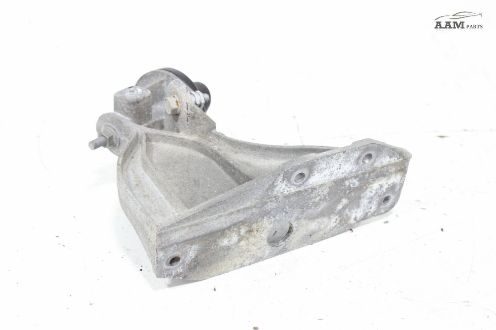 2018-24 FREIGHTLINER CASCADIA FRONT LEFT SIDE HOOD SUPPORT BRACKET OEM