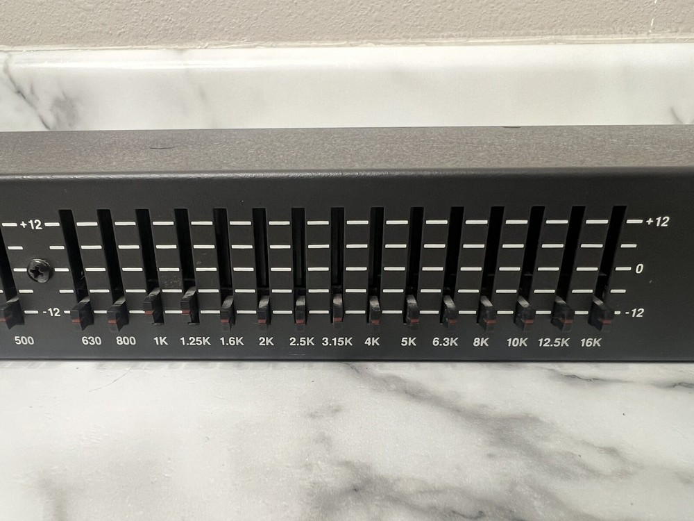 Sunn SP 3200 Graphic Equalizer No Power Cord Untested Vintage
