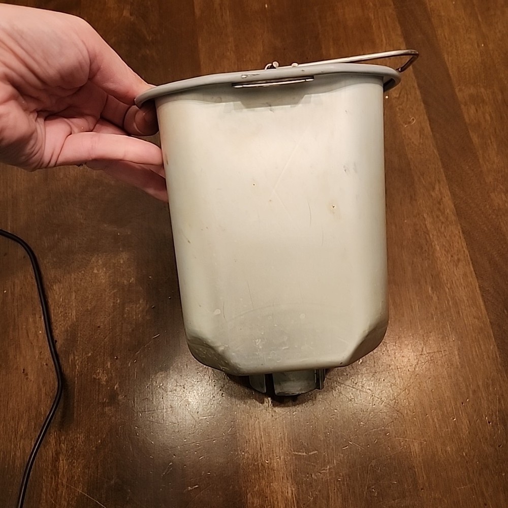 OEM Breadman Pan & Paddle Model TR-600 2lb Bread Maker Part Replacement