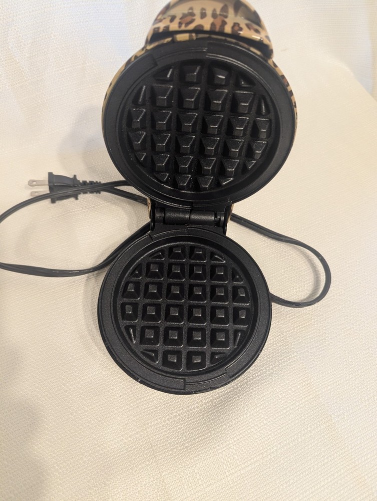 DASH Mini waffle Maker
