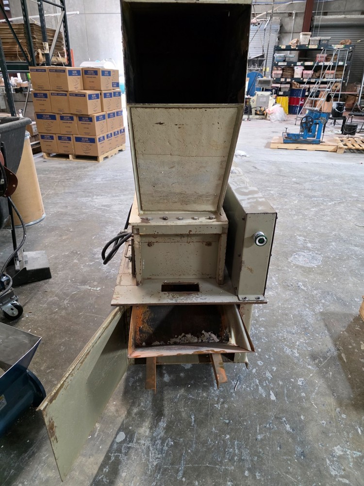 CUMBERLAND GRANULATOR PLASTIC GRINDER