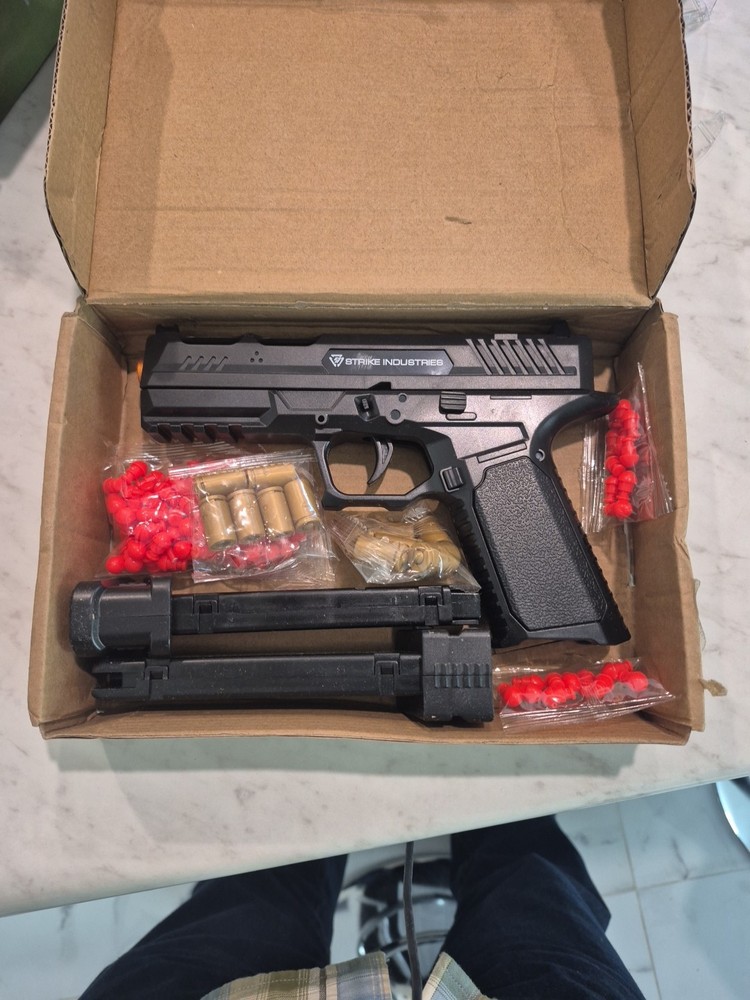 Shooting Toy with Automatic Shell Throwing