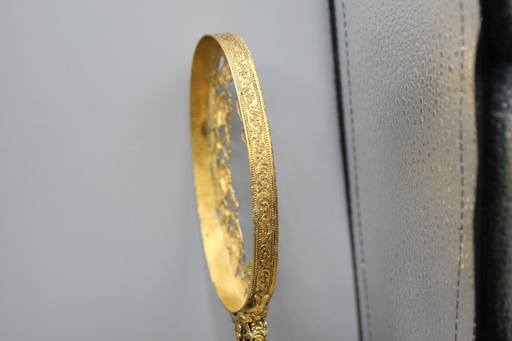 Vtg Child's 10.5" Hand Brush vanity dresser for repair E1