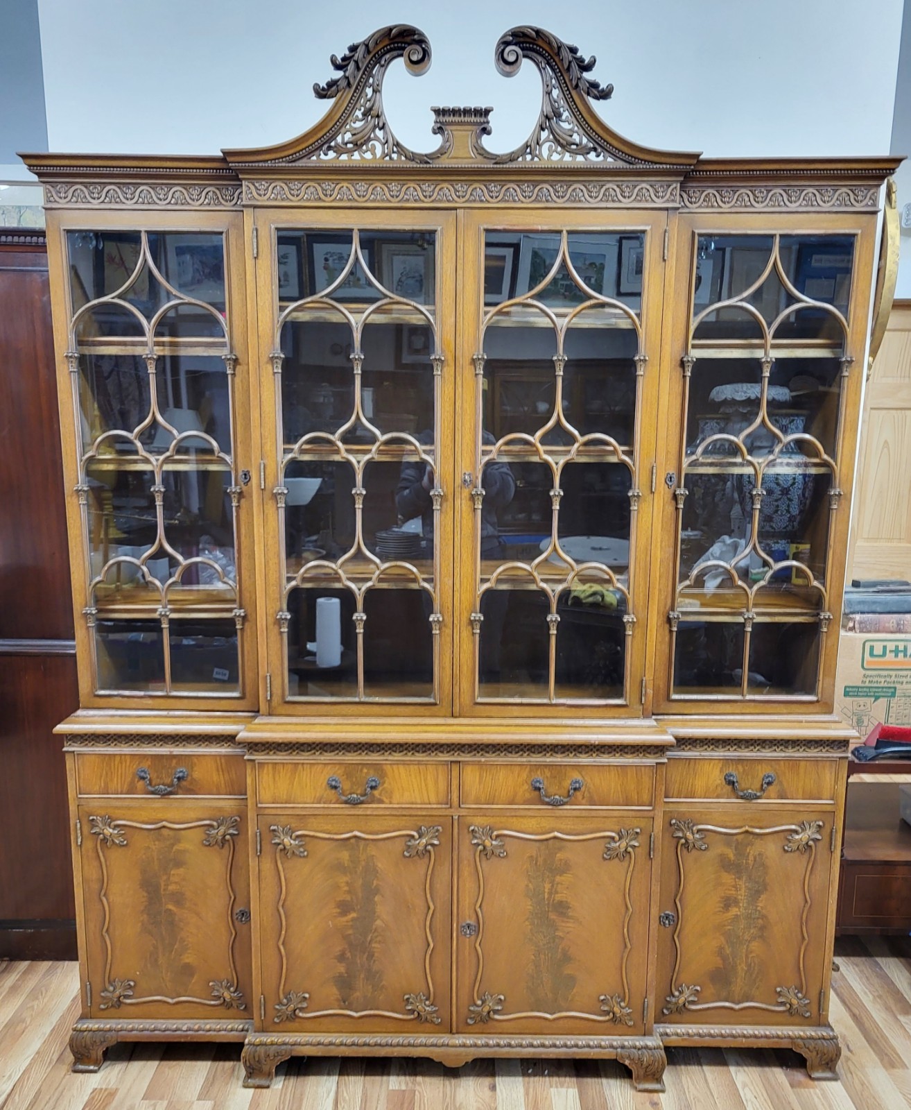 Antique AMERICAN English CHIPPENDALE Style Mahogany Arch Top BREAKFRONT Bookcase