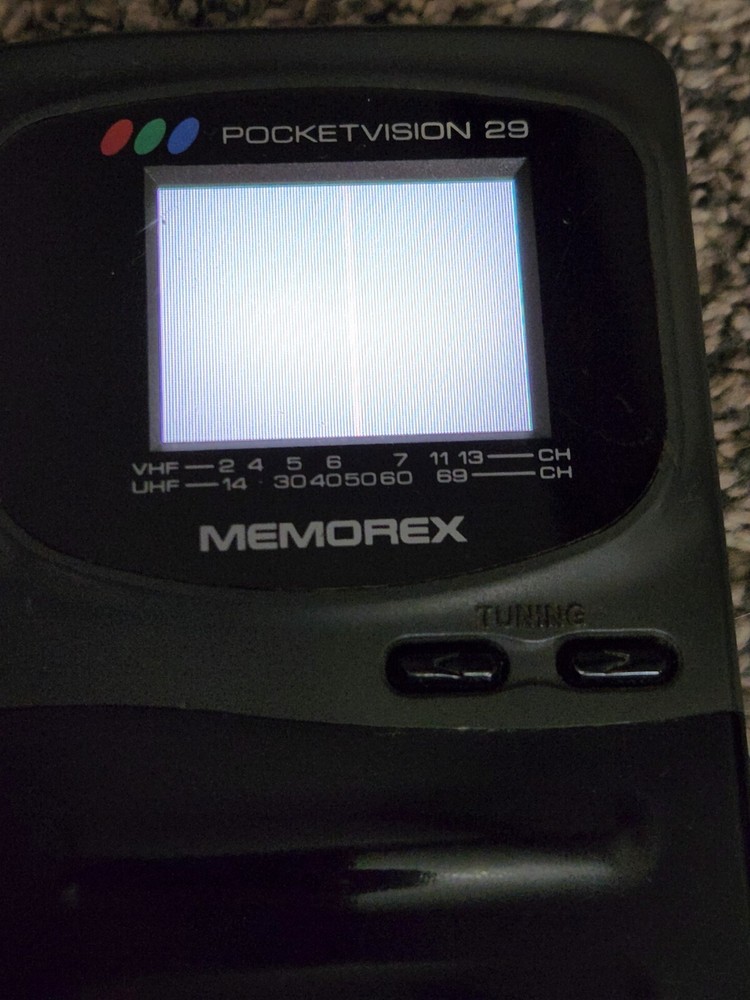 Vintage Memorex Pocketvision 29 Powers On