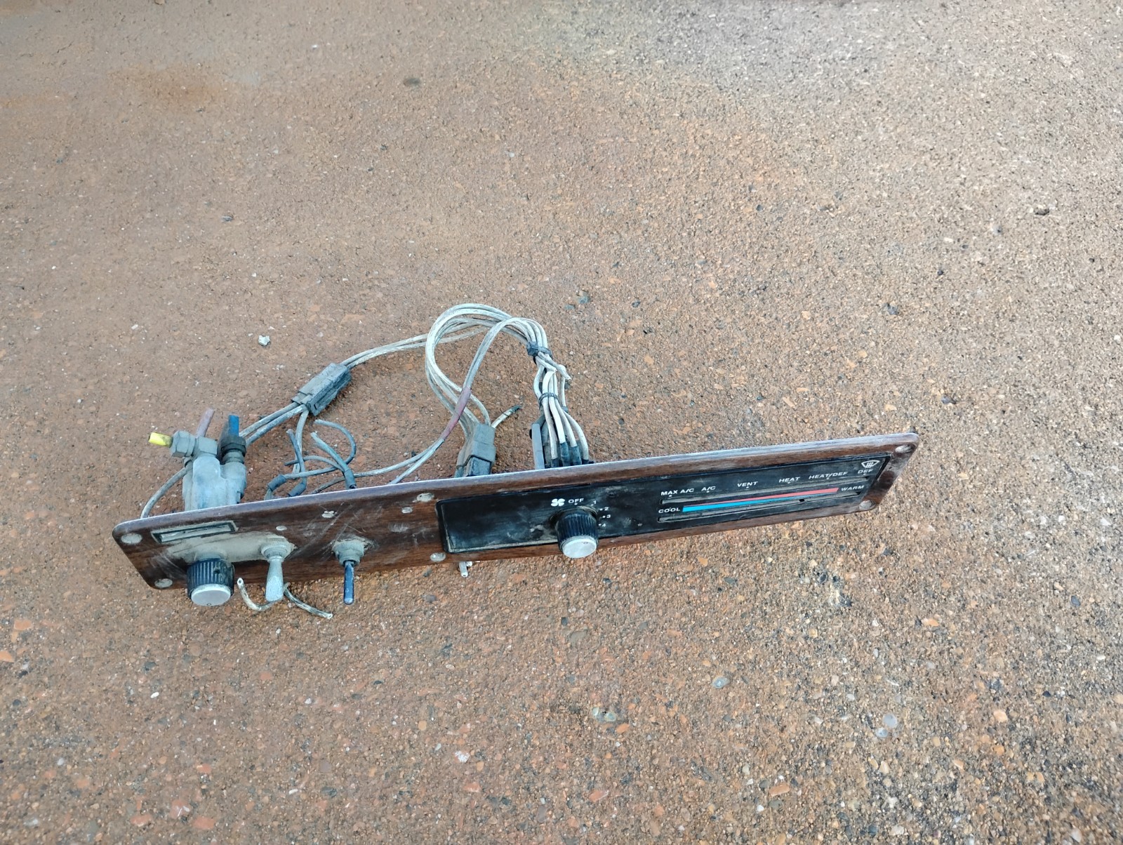 Freightliner FLD120 Heater A/C Temperature Controls - Used