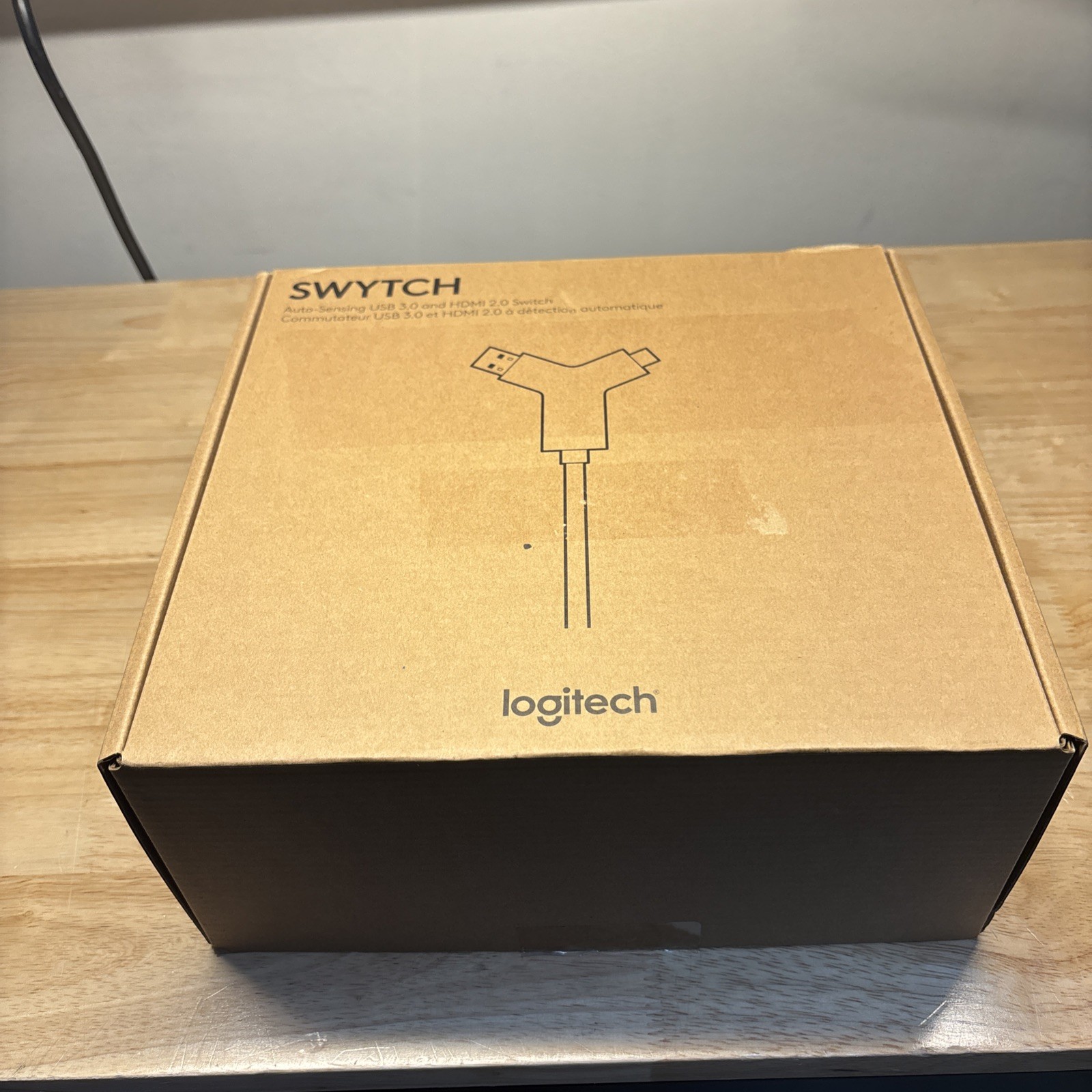 Logitech 952000009 Swytch Hub - Gray