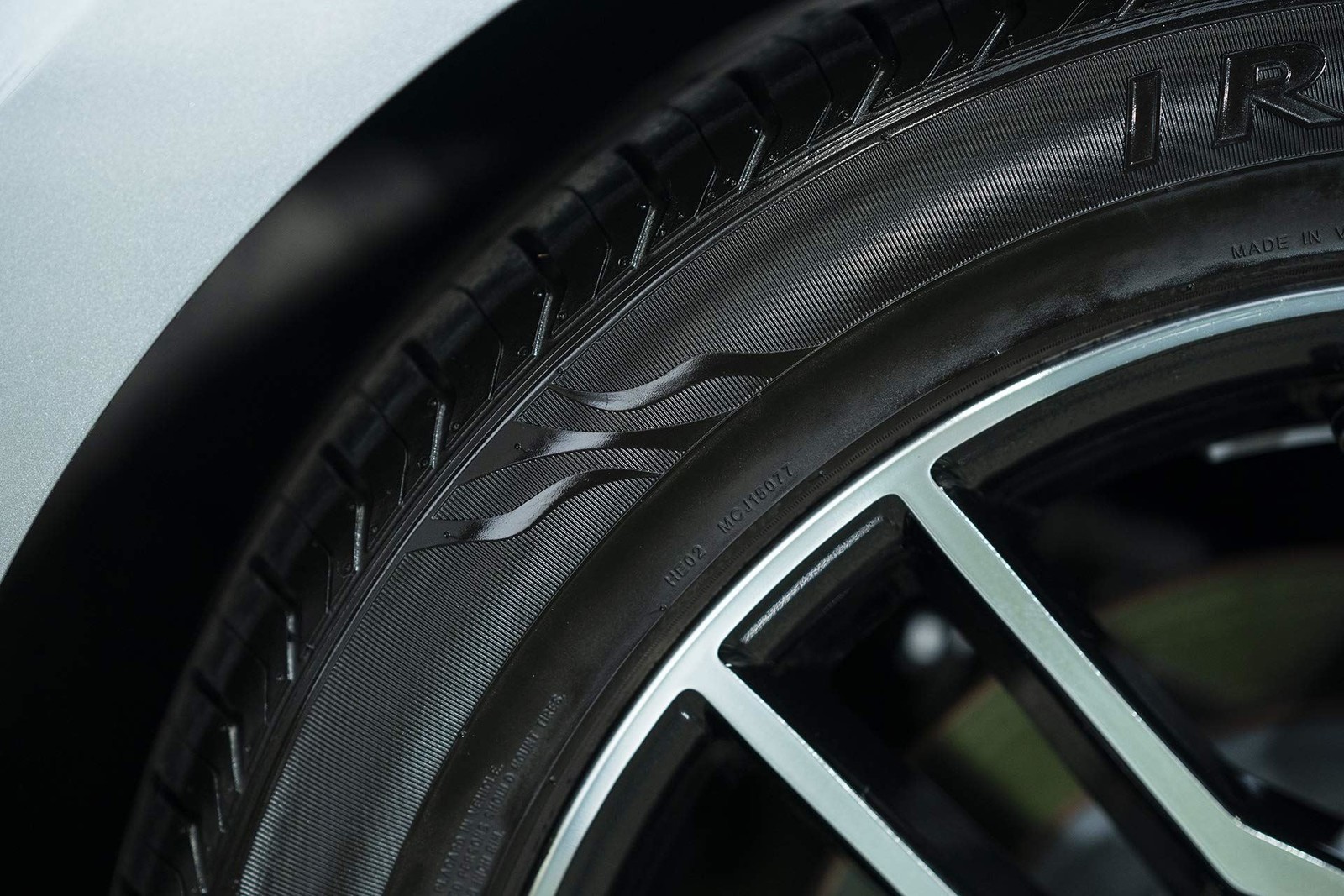 Rust-Oleum Wipe New Blazing Wet Tire Shine, Aerosol 15 Oz Black- 365324