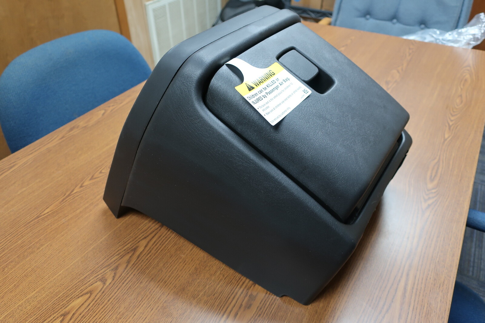 03-24 Chevy Express/GMC Savana Van Black Center Console Cup with Opening Door