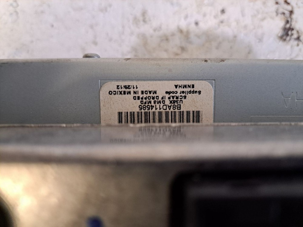 2012-2014 Ford Edge Front Center Dash Mounted 8" Touch Screen