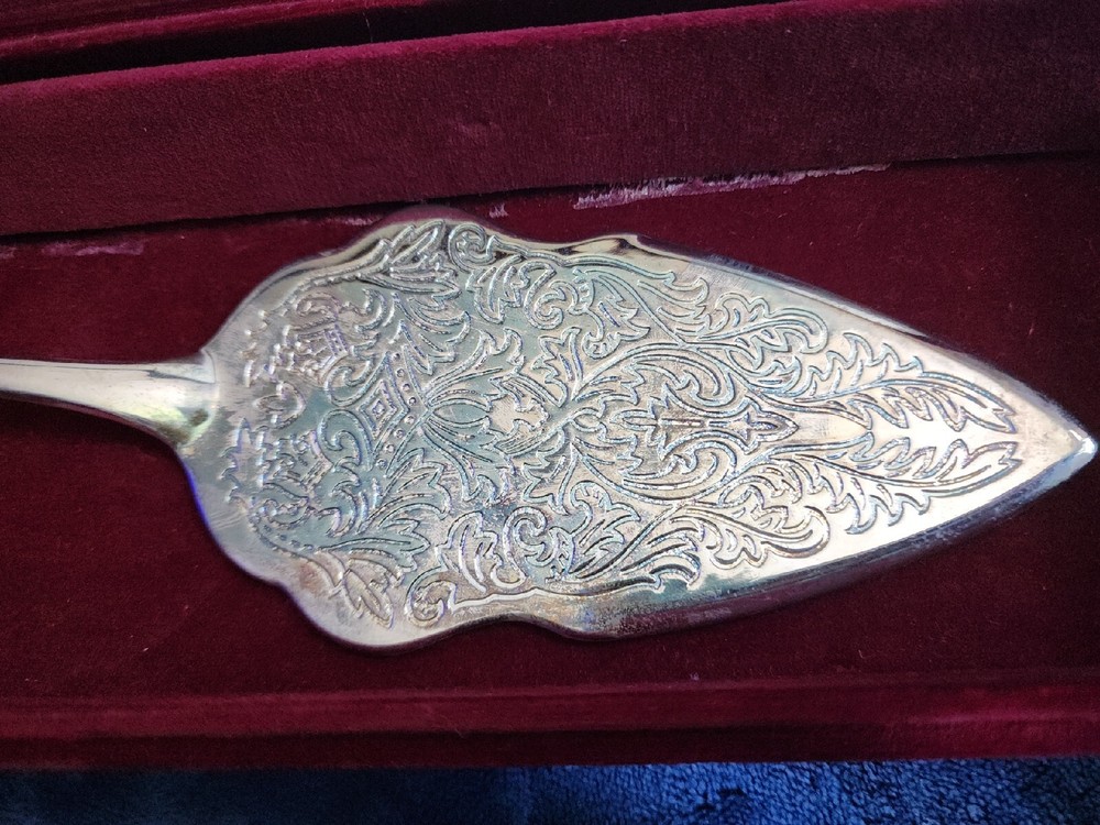 Goldinger Silver Cake Server .gry88
